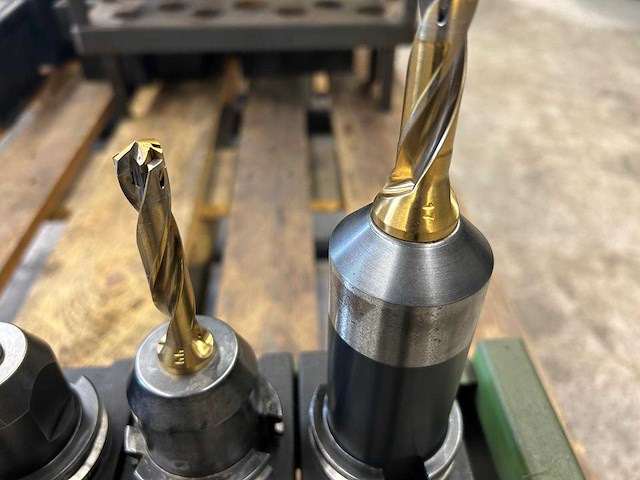 Milling machine tools (7x) - afbeelding 8 van  8