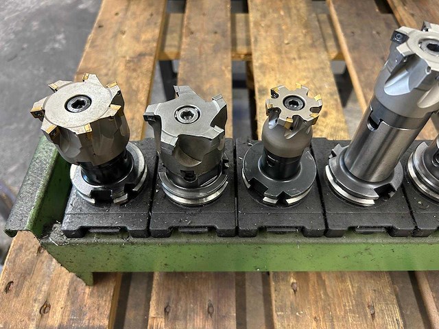 Milling machine tools (7x) - afbeelding 3 van  4