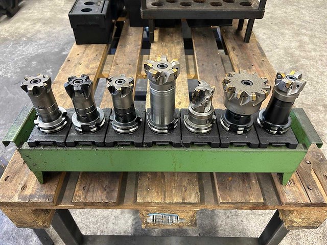 Milling machine tools (7x) - afbeelding 1 van  6