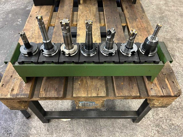 Milling machine tools (7x) - afbeelding 1 van  9