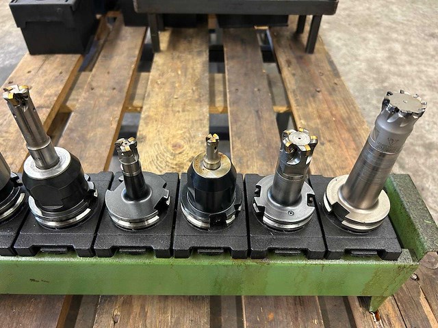 Milling machine tools (7x) - afbeelding 4 van  5