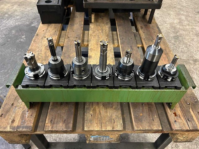 Milling machine tools (7x) - afbeelding 1 van  5