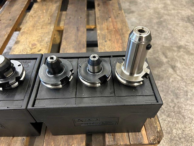 Milling machine tools (9x) - afbeelding 2 van  8