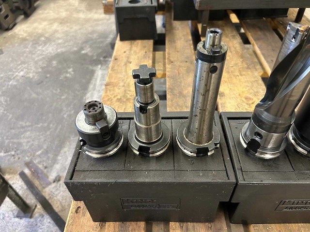 Milling machine tools (9x) - afbeelding 2 van  10