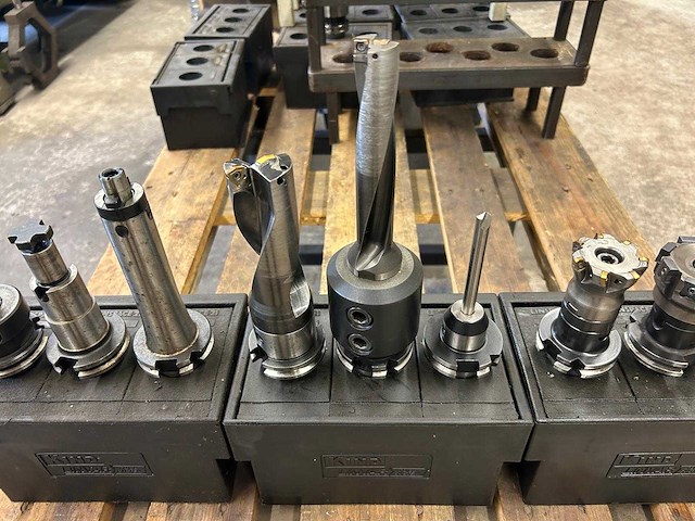 Milling machine tools (9x) - afbeelding 1 van  10