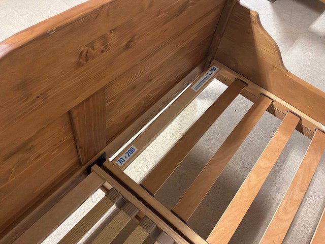 Milton bedframe - afbeelding 3 van  13