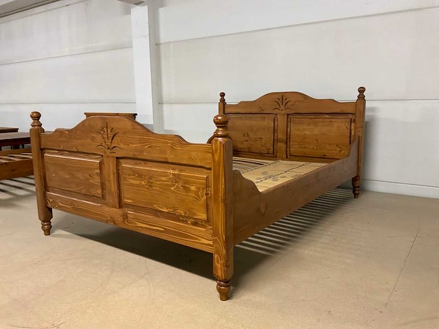 Milton bedframe - afbeelding 1 van  13