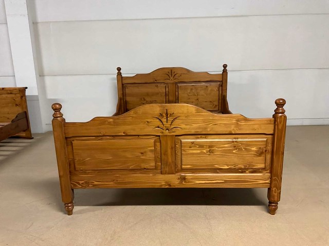Milton bedframe - afbeelding 11 van  13