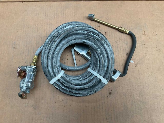 Milton tire inflator kit - afbeelding 1 van  2