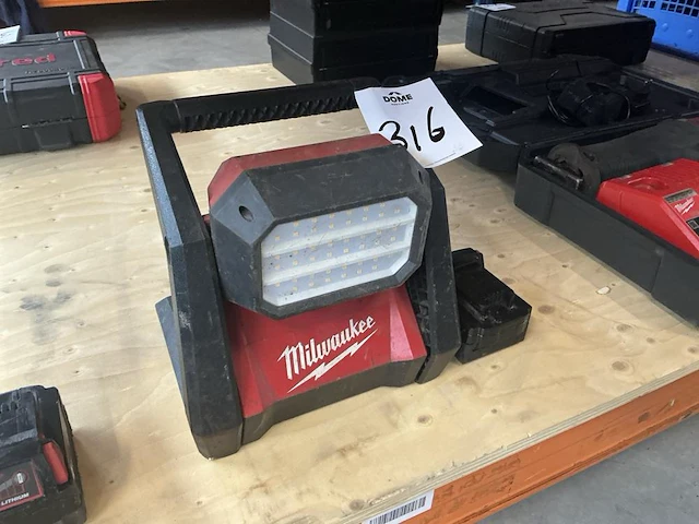 Milwauke accu lamp - afbeelding 2 van  5