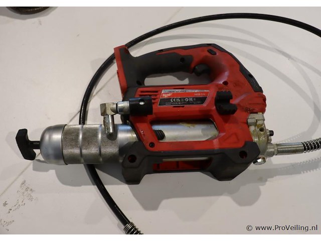 Milwaukee accu vetspuit m18 gg - afbeelding 1 van  8