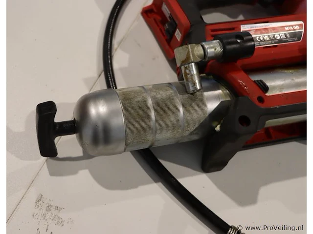 Milwaukee accu vetspuit m18 gg - afbeelding 2 van  8