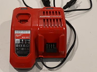 Milwaukee acculader m12-18fc - afbeelding 1 van  3