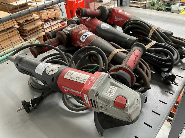 Milwaukee agv 13-125 haakse slijpmachine (4x) - afbeelding 1 van  5