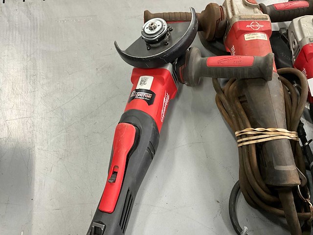 Milwaukee agv 13-125 haakse slijpmachine (4x) - afbeelding 4 van  5