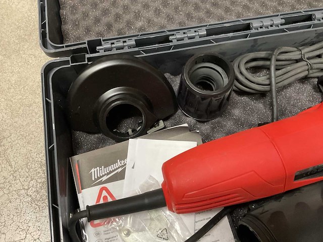 Milwaukee / airbo ag 10-125 ek haakse slijper met afzuigkap - afbeelding 3 van  3
