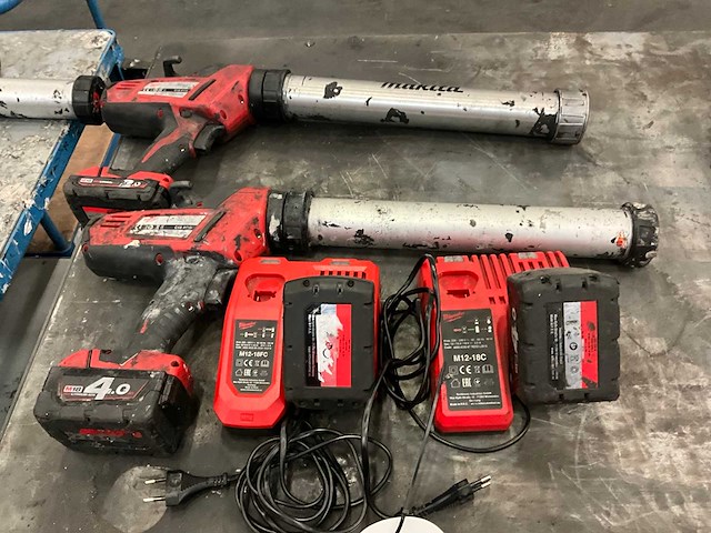 Milwaukee c18 pcg accu lijm- en kitspuiten (2x) - afbeelding 3 van  5