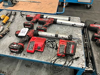 Milwaukee c18 pcg accu lijm- en kitspuiten (3x) - afbeelding 1 van  6