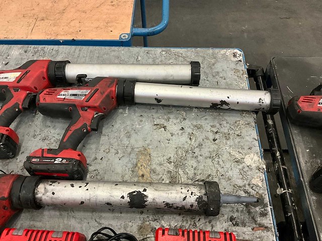 Milwaukee c18 pcg accu lijm- en kitspuiten (3x) - afbeelding 3 van  6