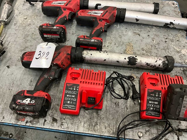 Milwaukee c18 pcg accu lijm- en kitspuiten (3x) - afbeelding 4 van  6