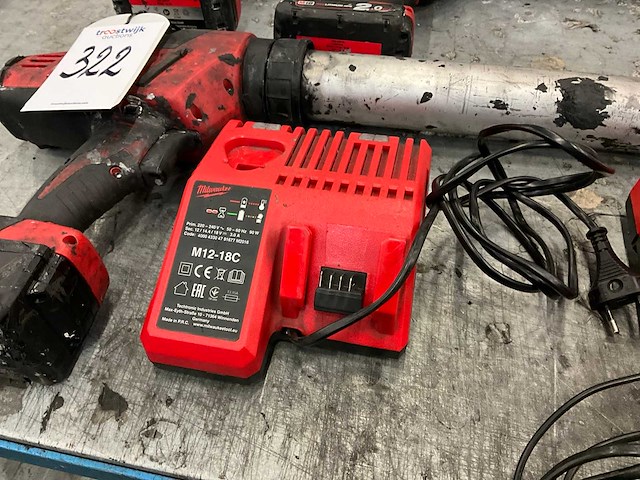 Milwaukee c18 pcg accu lijm- en kitspuiten (3x) - afbeelding 5 van  6