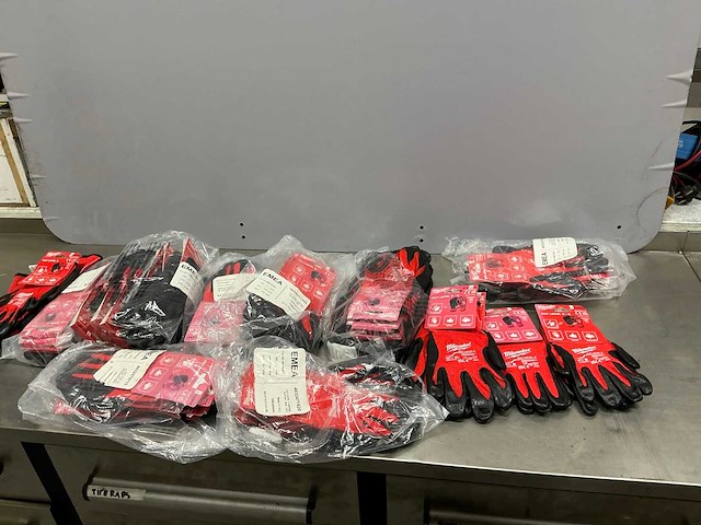 Milwaukee comfort cut level 3 werkhandschoen - afbeelding 1 van  4