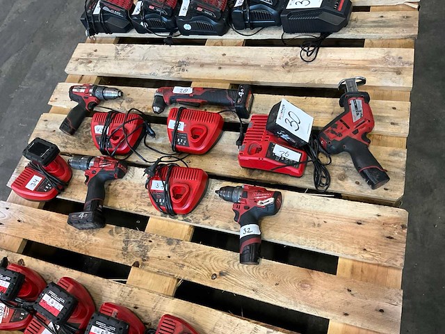 Milwaukee divers accu gereedschap (5x) - afbeelding 1 van  6