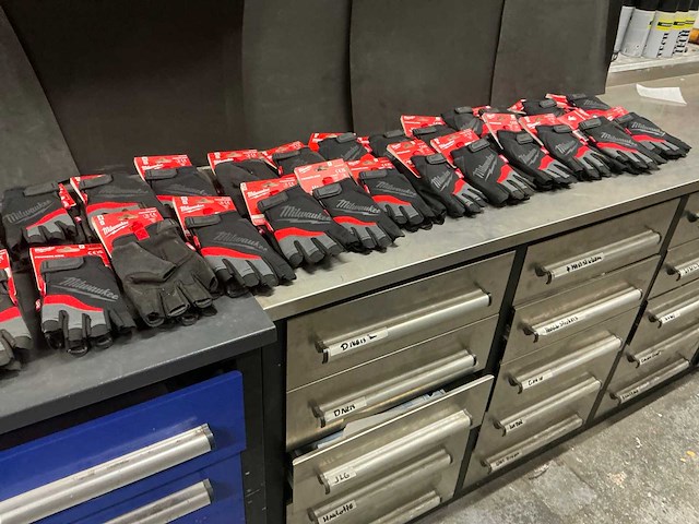 Milwaukee fingerless paar werkhandschoen (26x) - afbeelding 1 van  8