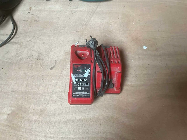 Milwaukee m12-18c acculader - afbeelding 1 van  1