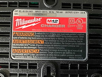 Milwaukee m12 acculader (3x) - afbeelding 3 van  4