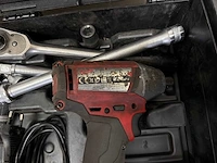 Milwaukee m18 18v accuboormachine met 5.0ah accu - afbeelding 3 van  4