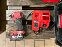 Milwaukee m18 7-delige accu gereedschapsset - afbeelding 2 van  7