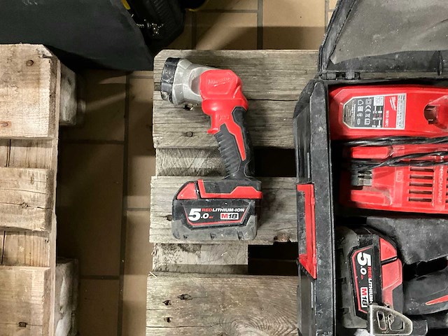 Milwaukee m18 7-delige accu gereedschapsset - afbeelding 3 van  7