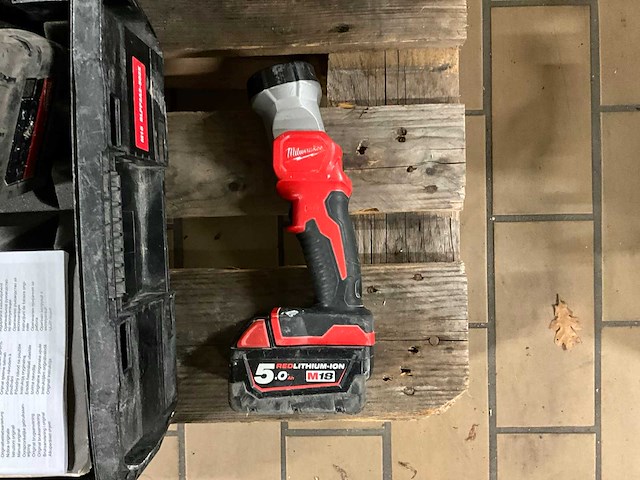 Milwaukee m18 7-delige accu gereedschapsset - afbeelding 6 van  7
