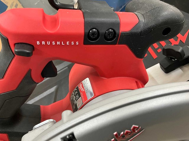Milwaukee m18 blcs66 cirkelzaag - afbeelding 6 van  12