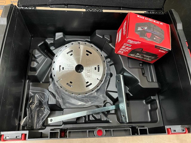 Milwaukee m18 blcs66 cirkelzaag - afbeelding 9 van  12