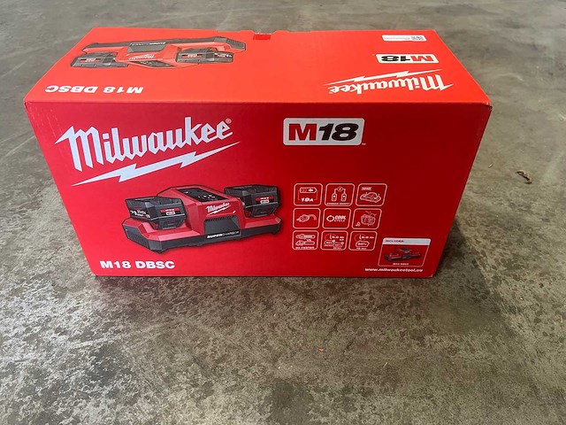Milwaukee m18 dbsc 18v li-ion accu mobiele superlader-duo - afbeelding 2 van  2