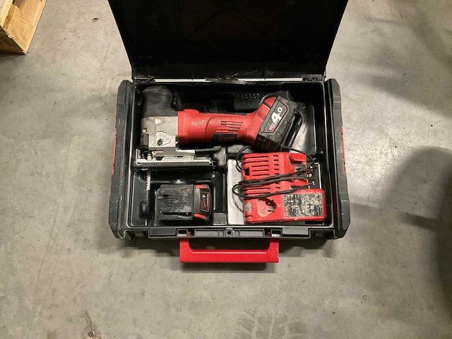 Milwaukee m18 decoupeerzaag - afbeelding 1 van  3
