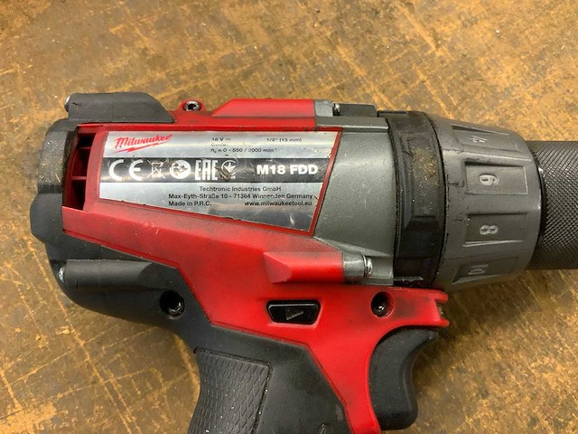 Milwaukee m18 fdd accu schroefboormachine 18v (2x) - afbeelding 4 van  8