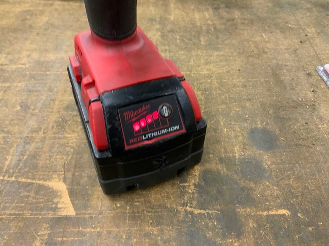 Milwaukee m18 fdd accu schroefboormachine 18v (2x) - afbeelding 6 van  8