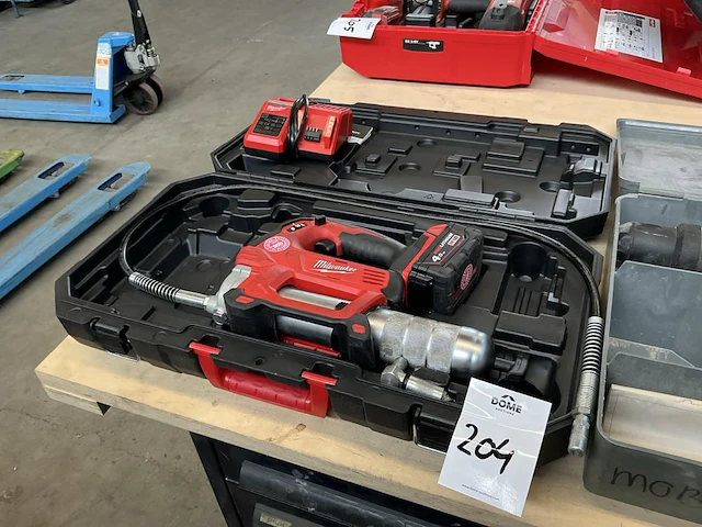 Milwaukee m18 gg vetspuit - afbeelding 1 van  7