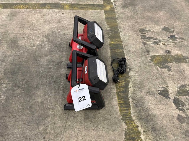 Milwaukee m18 haol bouwlamp (2x) - afbeelding 3 van  4