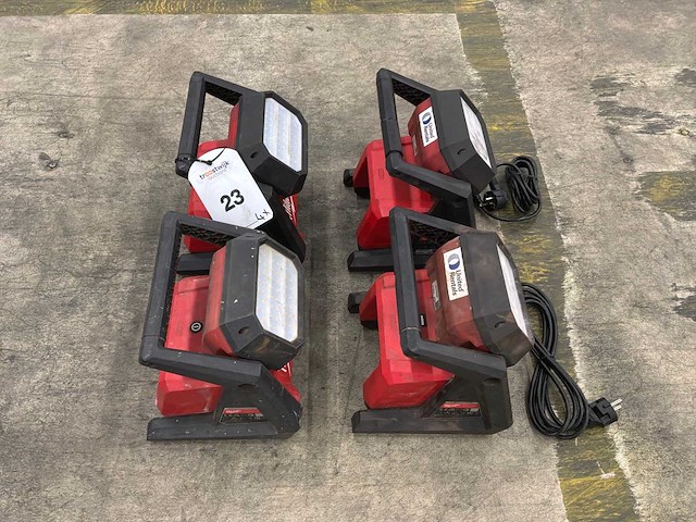 Milwaukee m18 haol bouwlamp (4x) - afbeelding 3 van  4