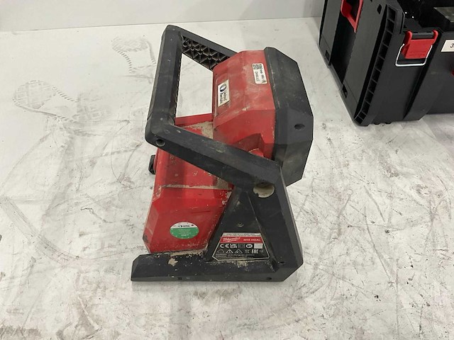 Milwaukee m18 hoal bouwlamp - afbeelding 1 van  3