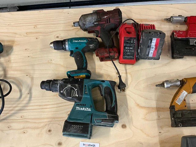 Milwaukee / makita accugereedschap (3x) - afbeelding 1 van  7