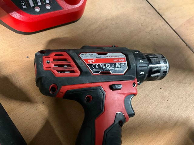 Milwaukee schroefboormachine (3x) - afbeelding 3 van  4