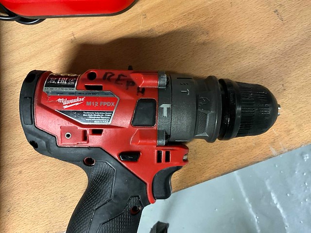 Milwaukee schroefboormachine (3x) - afbeelding 3 van  5