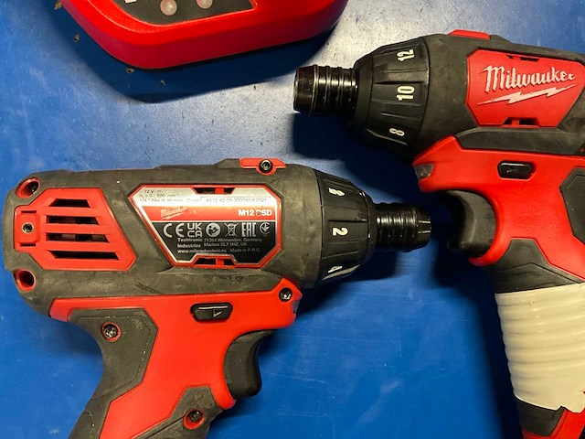 Milwaukee schroefboormachine (4x) - afbeelding 3 van  4