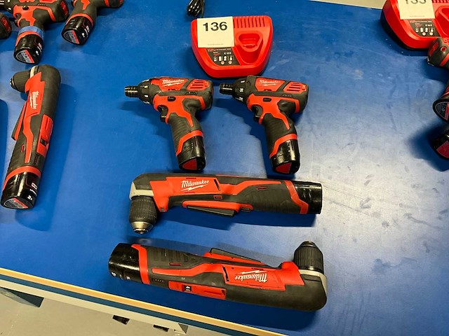 Milwaukee schroefboormachine (4x) - afbeelding 1 van  4