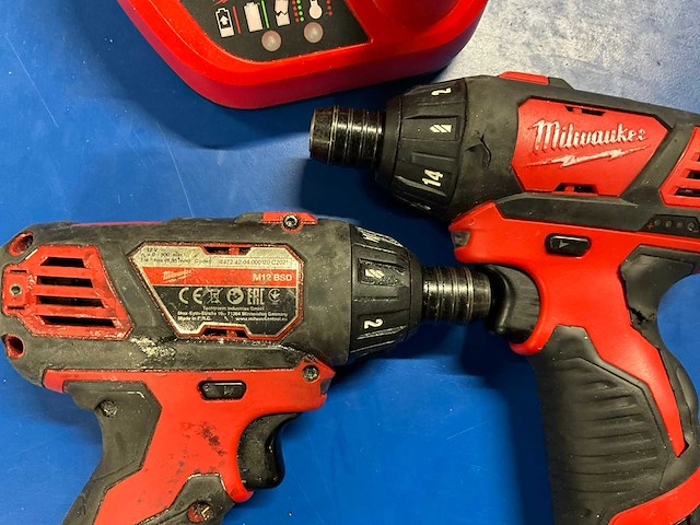 Milwaukee schroefboormachine (4x) - afbeelding 3 van  4